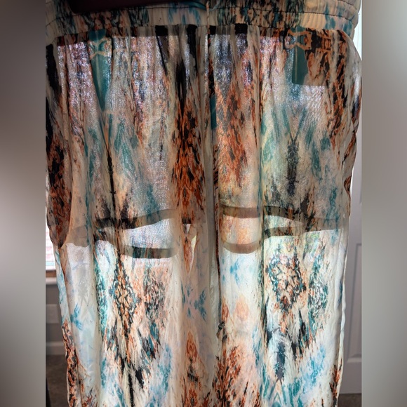 GUESS Wide-Leg Patterned Pants - Picture 8 of 9